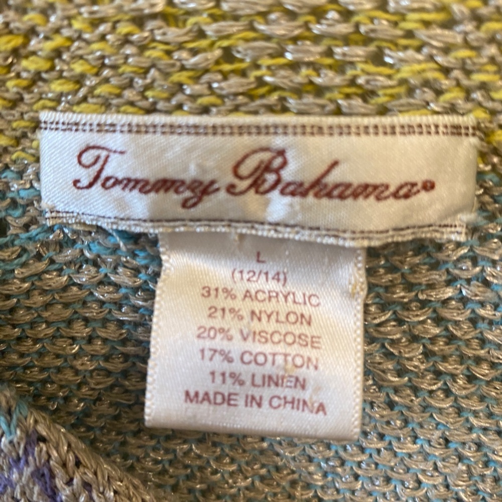 Tommy Bahama patterned light weight sweater - Picture 3 of 4